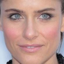 Amanda Peet